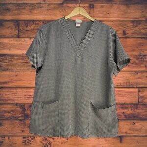 5 for $25🔥Los Angeles Rose Black Plaid Scrub Top Large